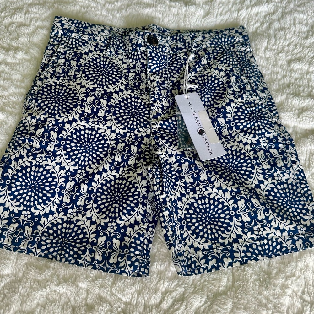 New w/ Tags! Southern Tide Blue and White Patterned Shorts, kids size M (8-10)